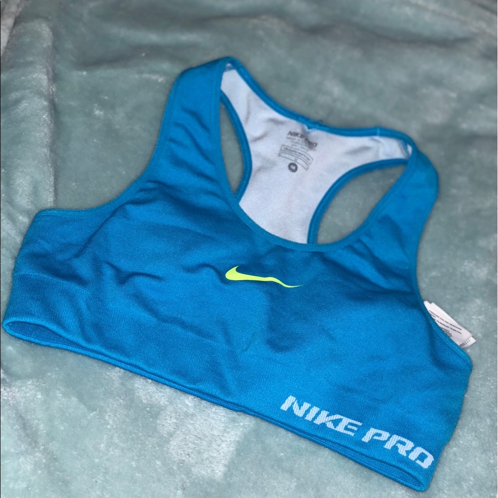 NIKE SPORTS BRA